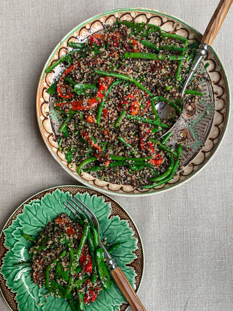 Quinoa, roasted pepper and green beans