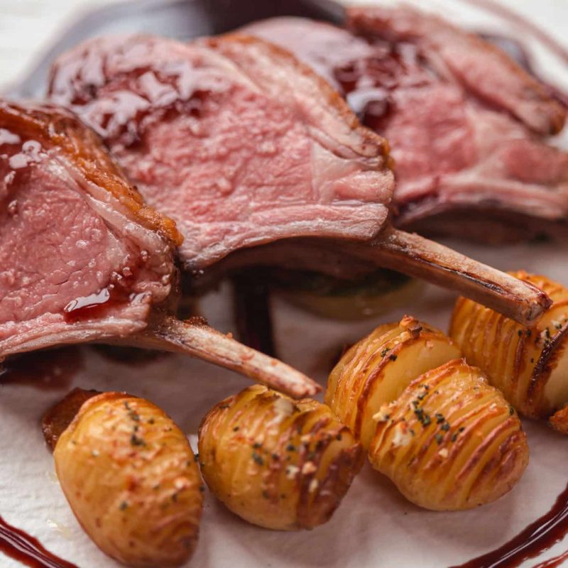 Rack of lamb with hasselback potatoes