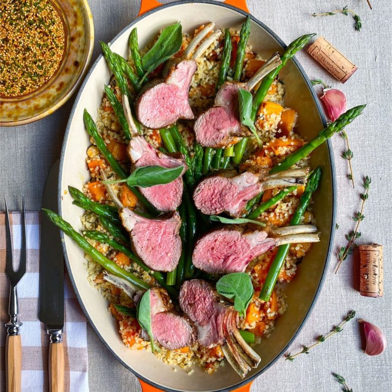 Rack of lamb with green asparagus, bulgur and sesame sauce